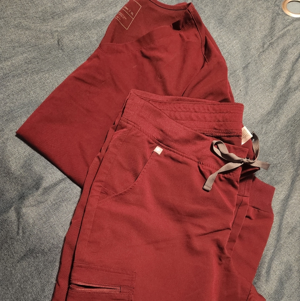Burgundy Figs Scrub Set